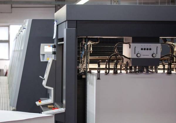 Camporese sold an Heidelberg XL106-8-PLX3 to an European Printer