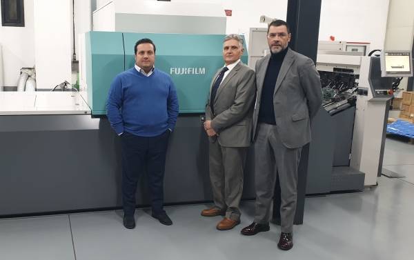 From sx Massimiliano Ciffa, Ceo and Antonio Baiano Product Manager of Imperial Gutemberg, Bruno Premutico Sales Director of Camporese Macchine Grafiche S,p.A